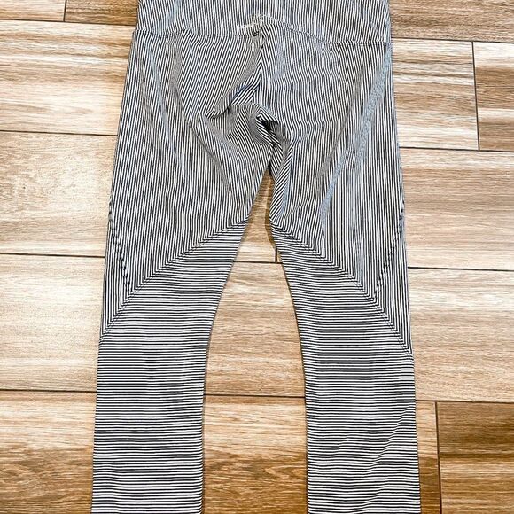 Lorna Jane Ankle Biter Striped Leggings - Picture 4 of 5